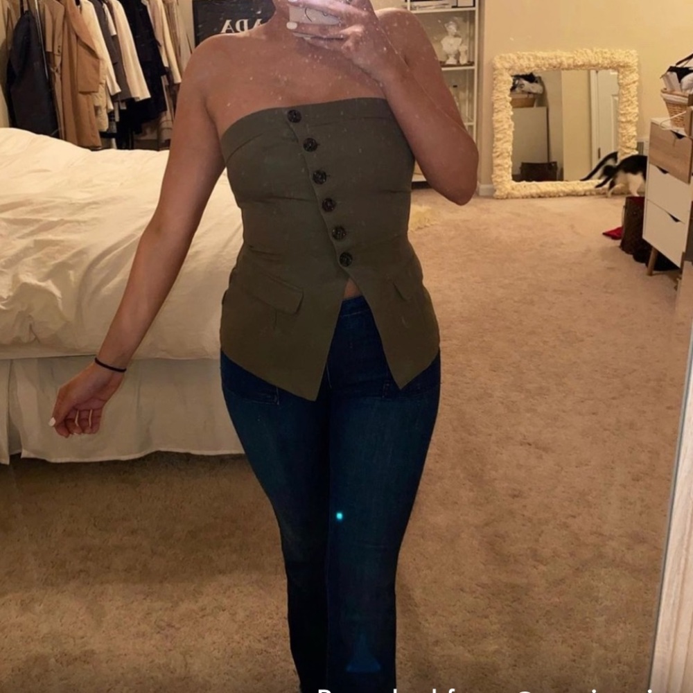 GREEN BUTTONED TOP